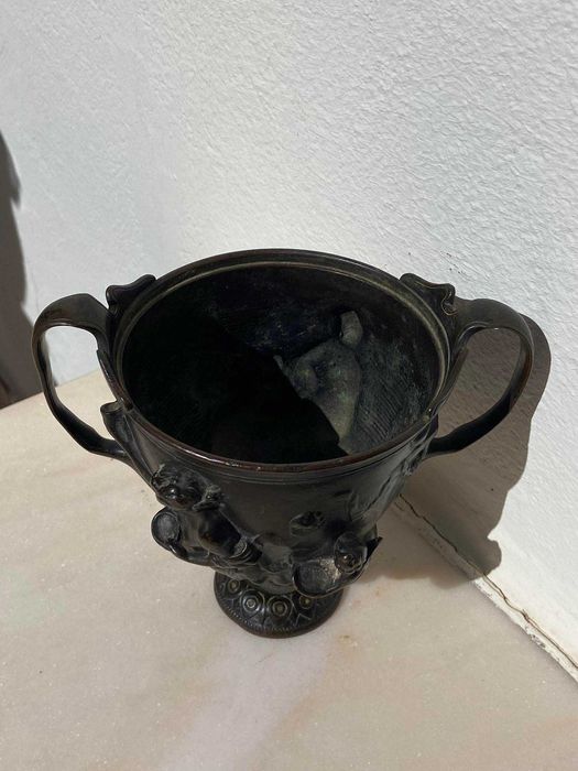 "Kantharus" em bronze autoria Ferdinand Barbedienne