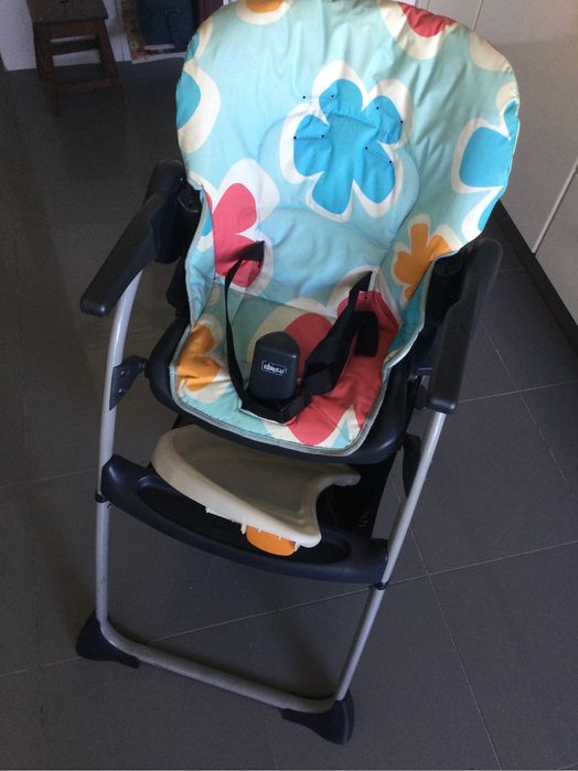 Cadeira de bébé para comer
