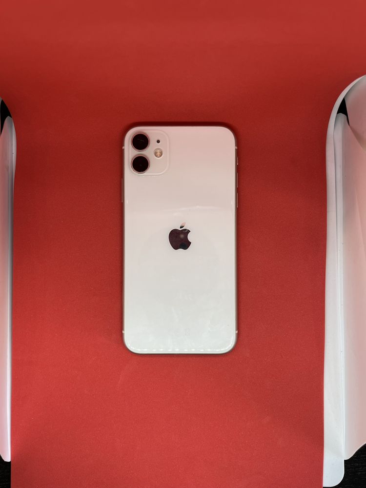 iPhone 11 branco - 64GBs