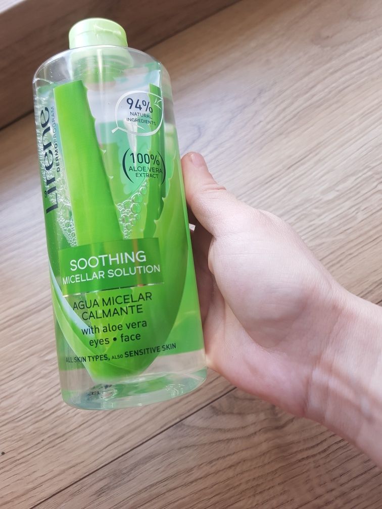 Lirene  Łagodzący płyn micelarny z aloesem 400ml
