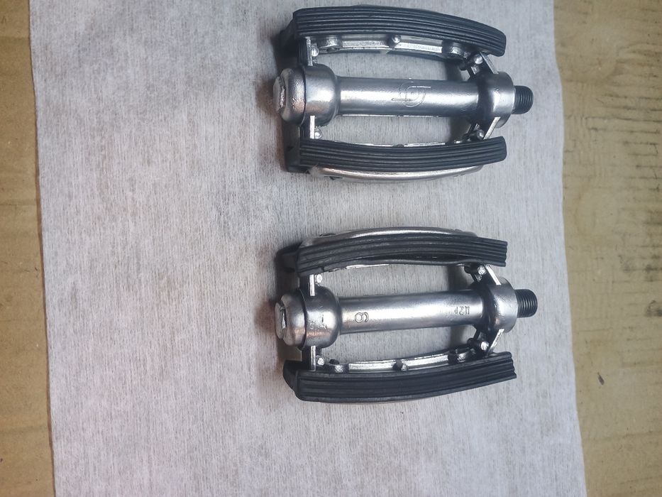 Stare radzieckie pedały Ural, Ukraina, odrestaurowane