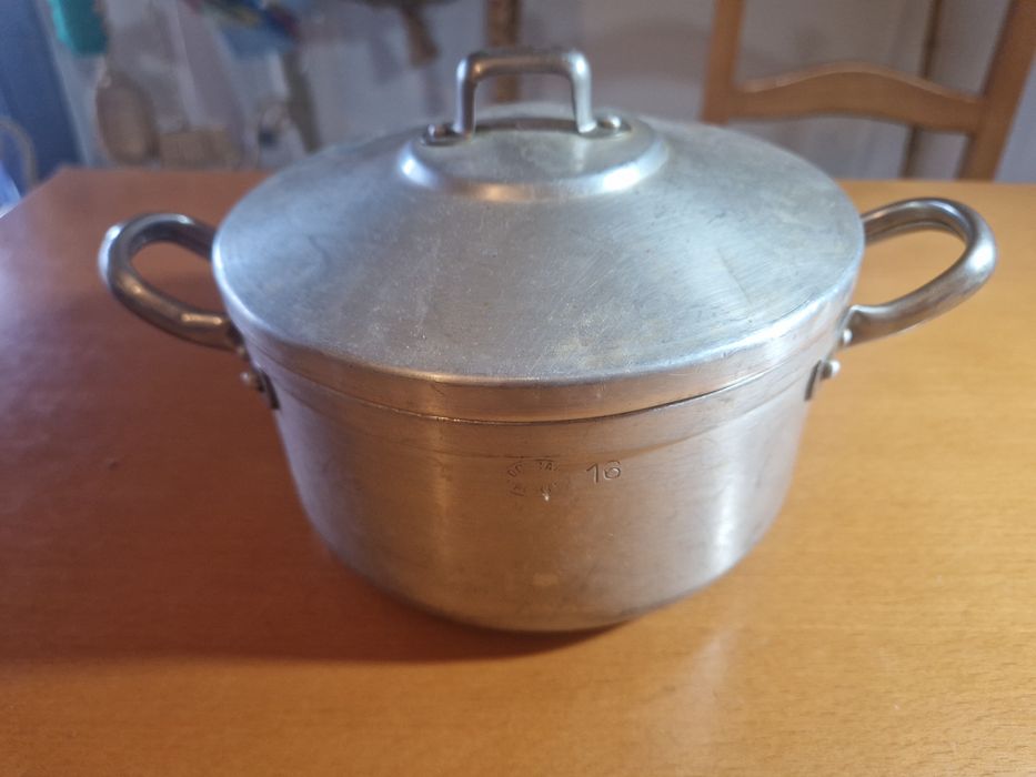Tacho pequeno em alumínio