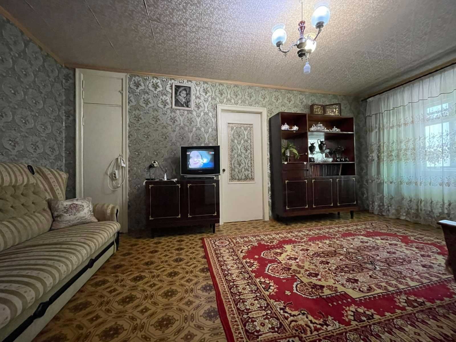Продам отличную 2к квартиру, 3этаж! прос.Богдана Хмельницкого