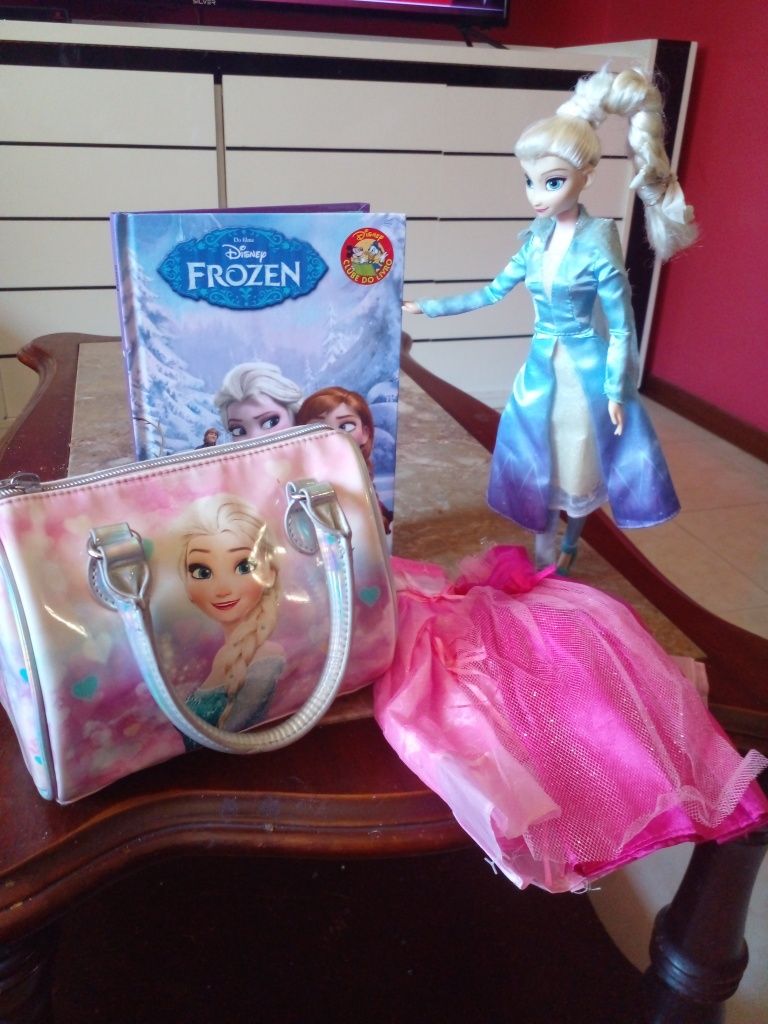 Boneca FROZEN com musica+mala+ livro