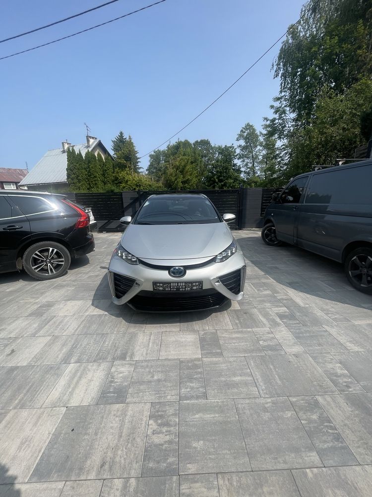 Toyota mirai 2016