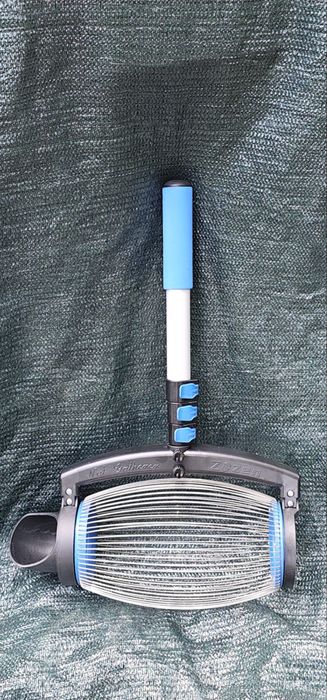 Збирач для горіхів з телескопічною ручкою і отвором для висипання