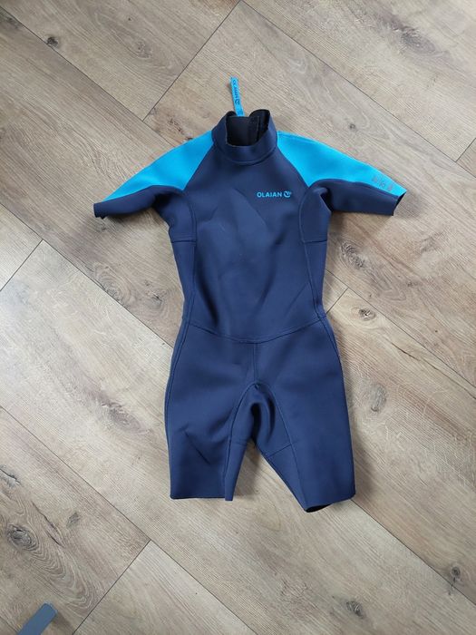 Krótka pianka do pływania