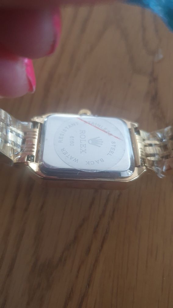 Nowy damski zegarek