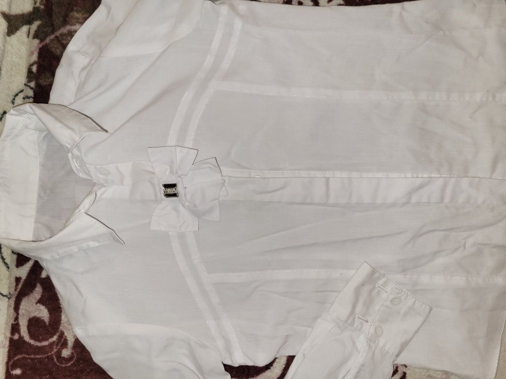 Блузка біла шкільна на 8-11 років (сорочка)