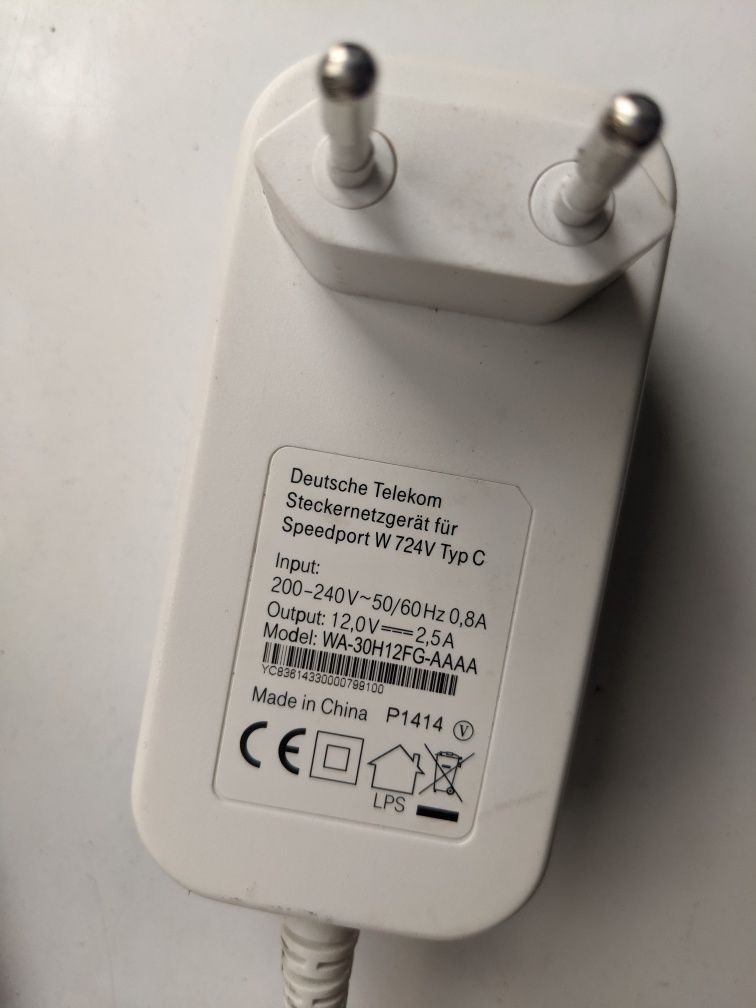 UPS для роутера 12v 3a 9v 1a usb 2A на 6x 18650