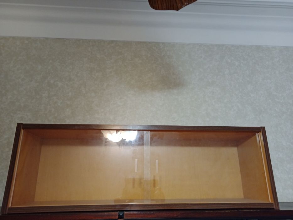 Поличка для книг