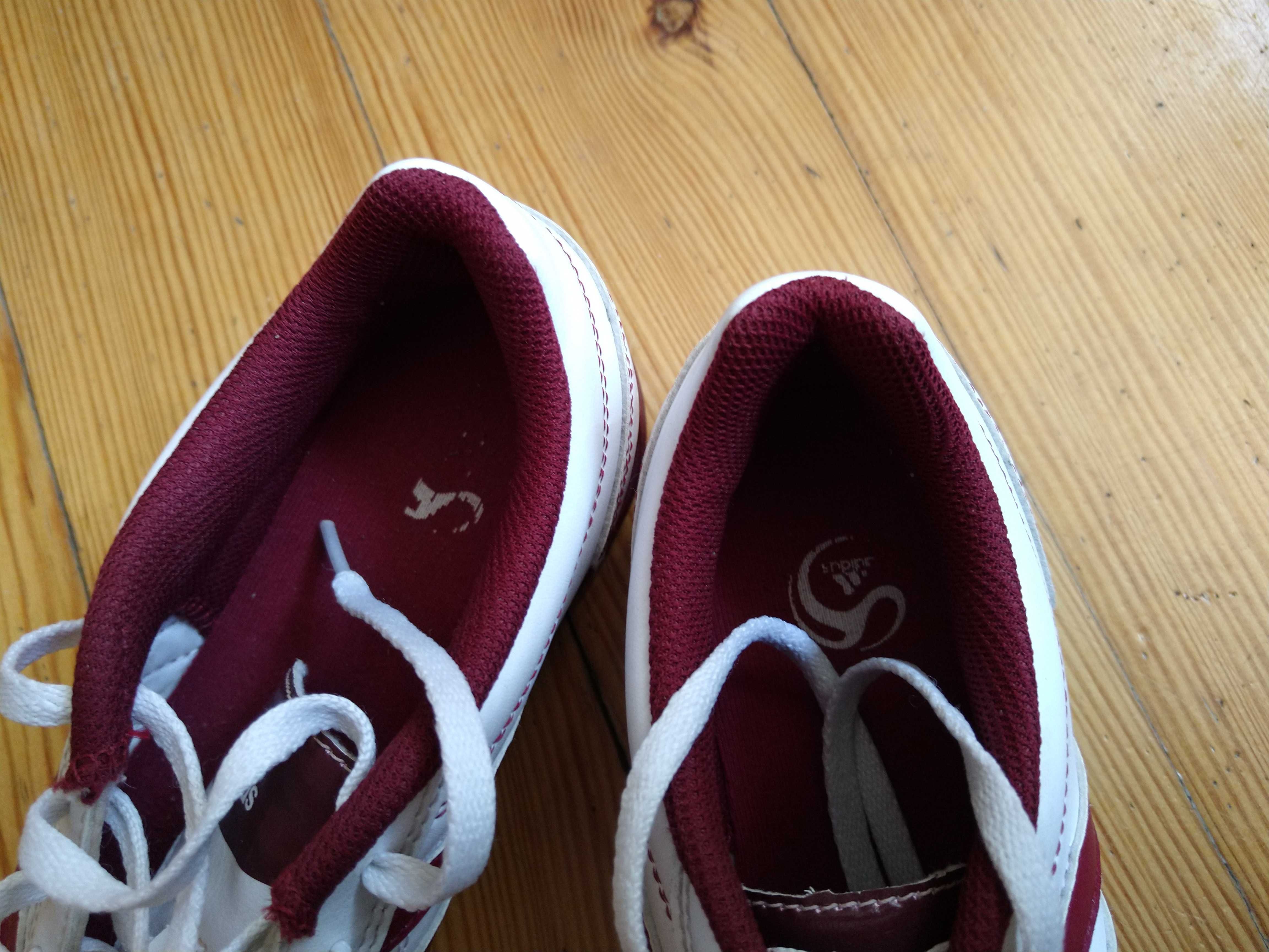 Buty piłkarskie Adidas Traxion Questra III TRX TF 929425 rozm. 36 2/3