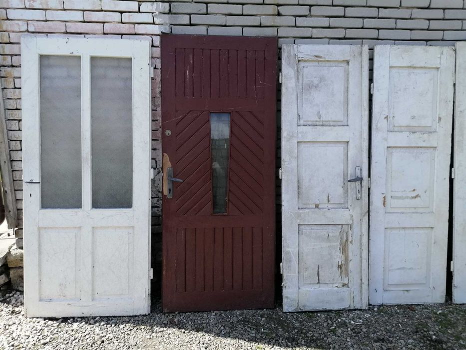Drzwi drewniane używane