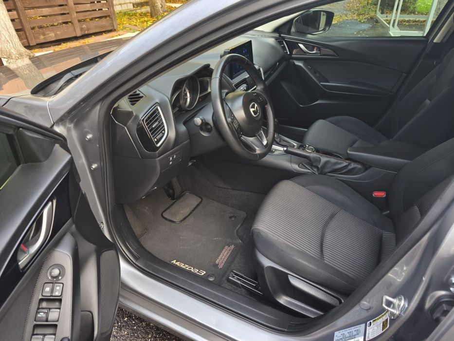 Мазда 3  2014 г 2.0 бензин автомат