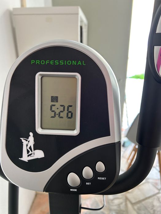 Bicicleta Elíptica / Bicicleta Ergométrica Semi-Nova