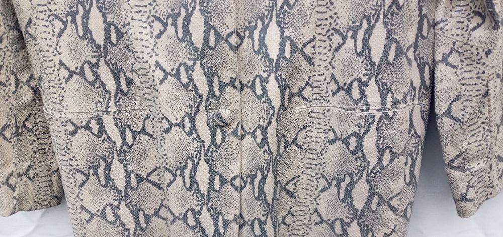 Пиджак  кожа питона,натуральная.