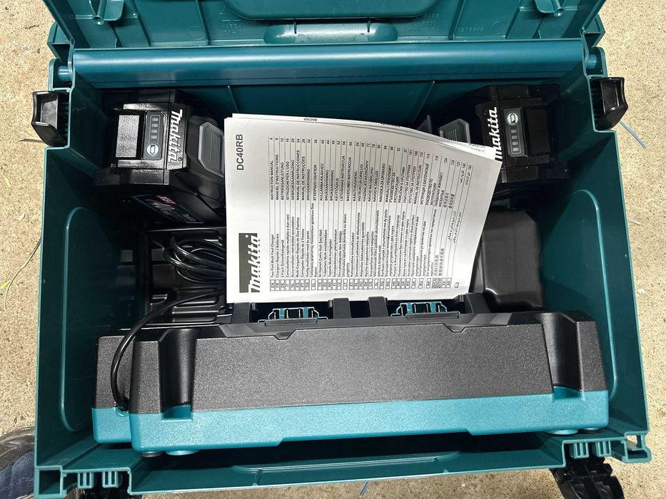 Mieszadło Makita  UT001GZ01 + Ładowarka z bateriami BL 4050F / DC40RB