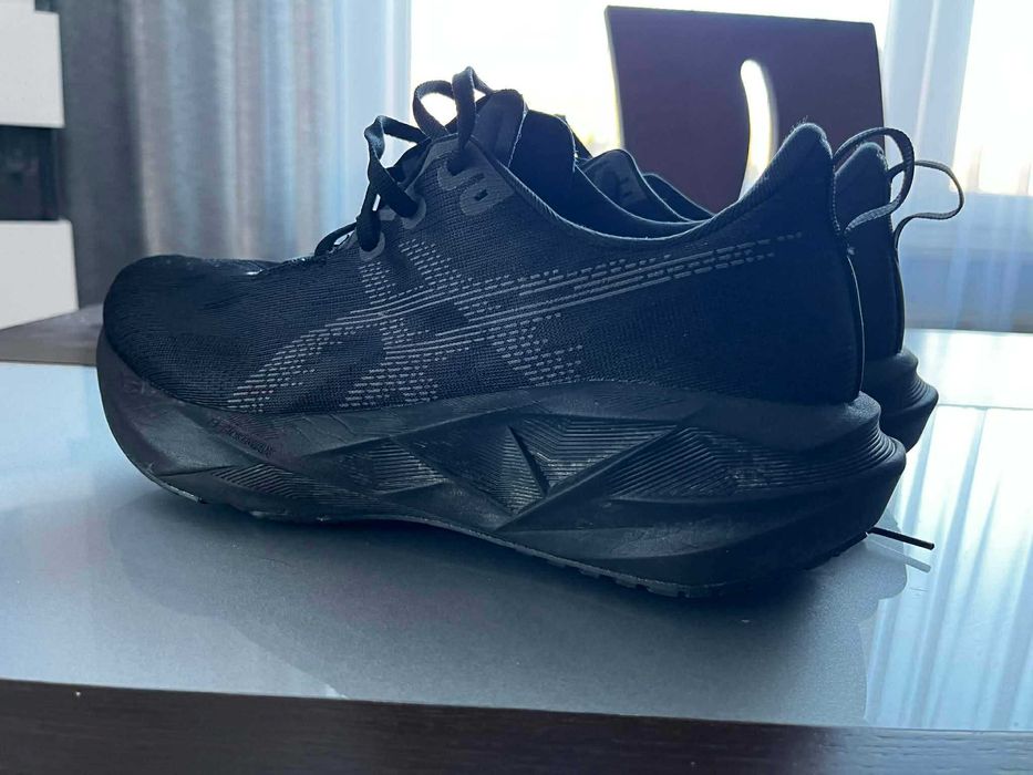 Buty do biegania Asics Novoblast 5