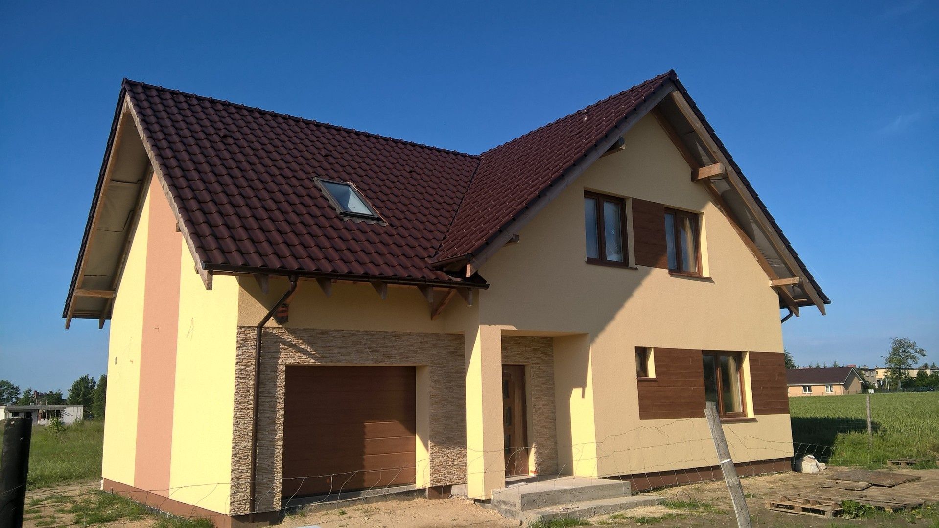Budowa domów i obiektów,  stany surowe , usługi budowlane