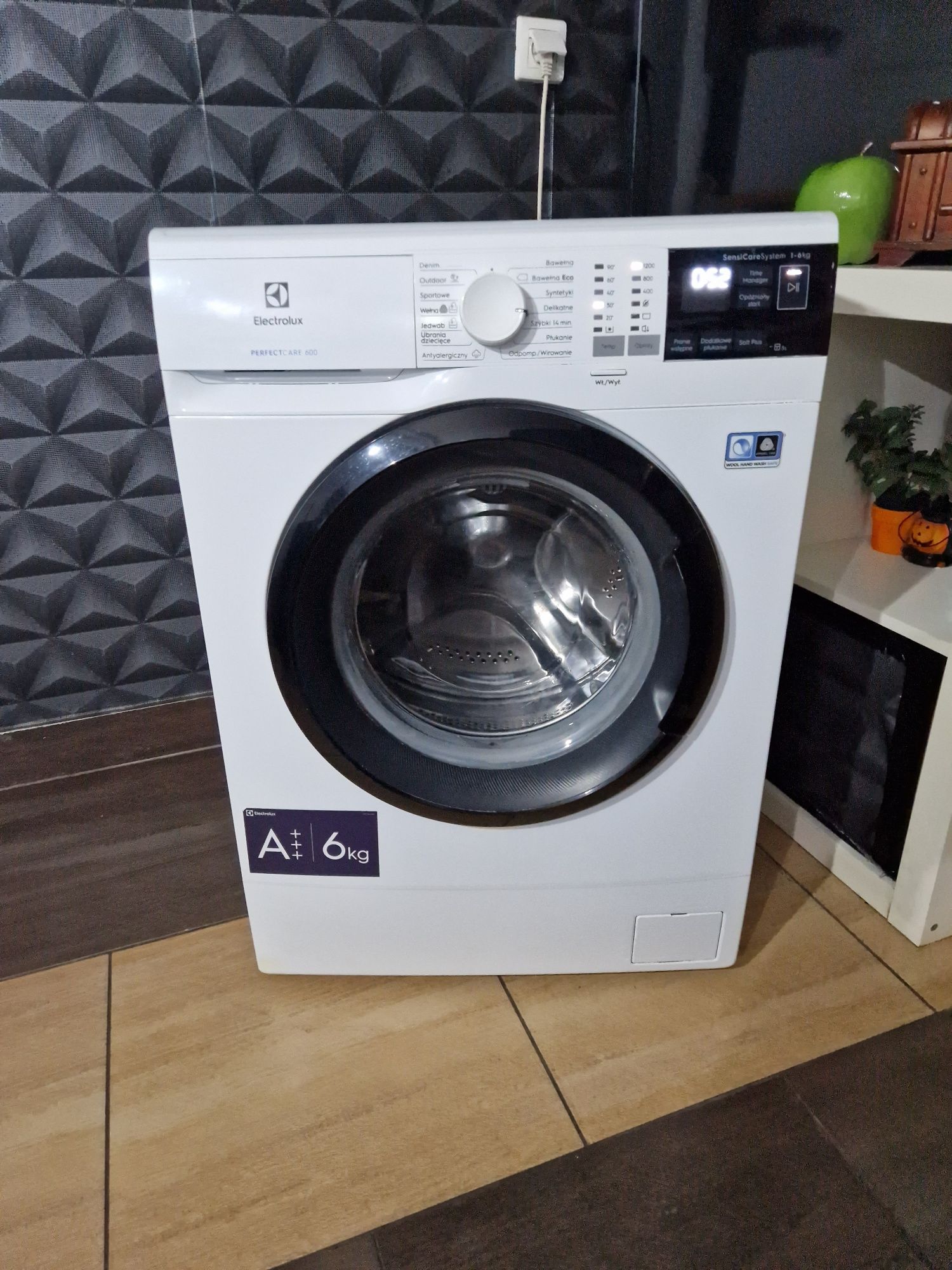 Pralka Electrolux 6kg slim zadbana