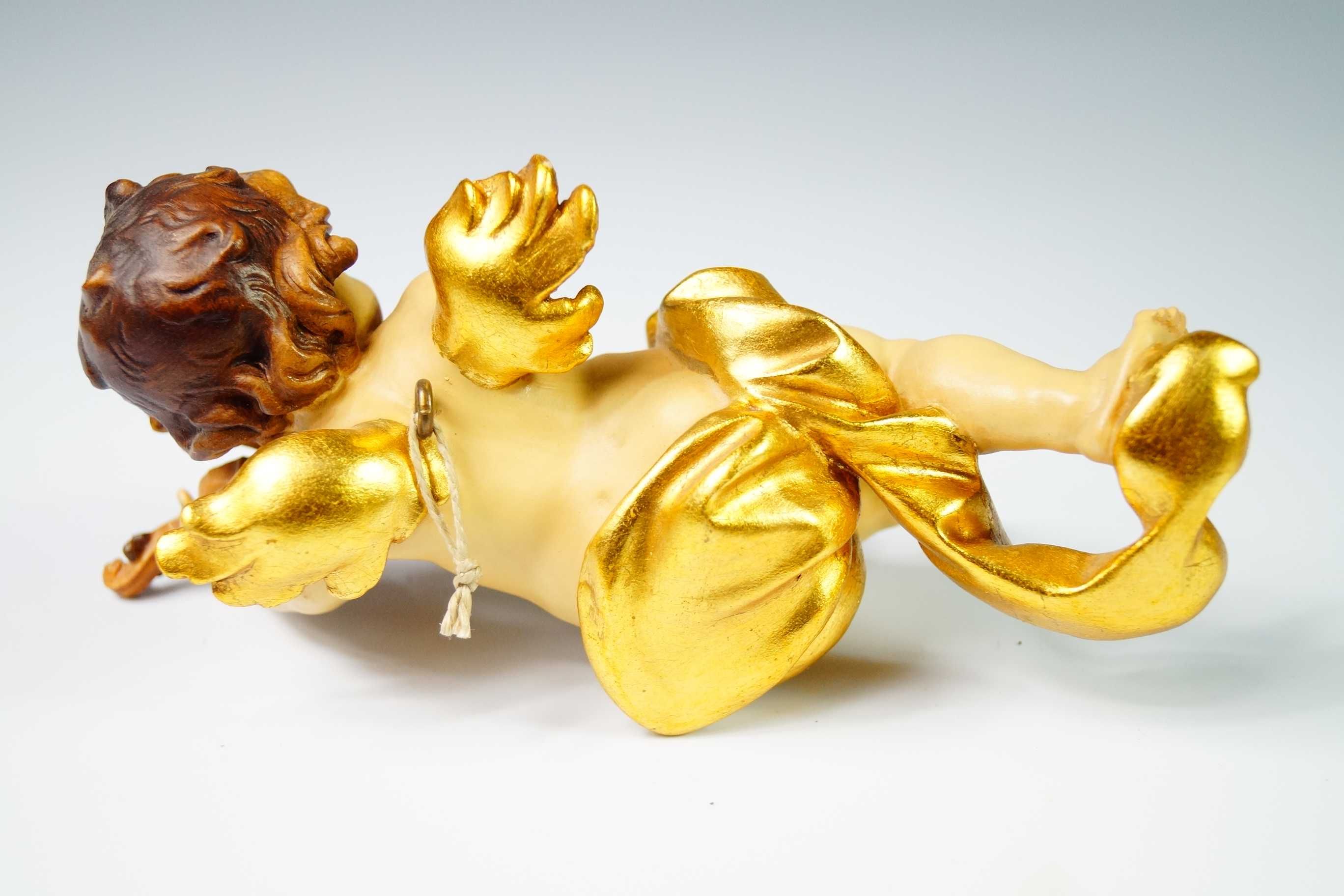 Figura rzeźba grający putto rzeźby w polichromii
