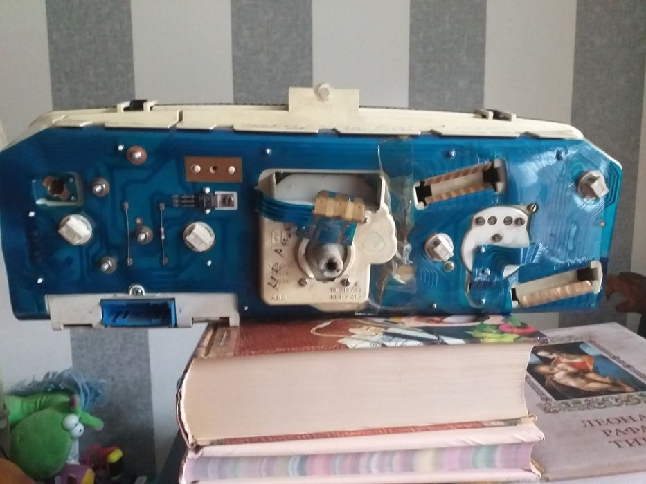 Панель приборов Оpel Omega A 2.0.