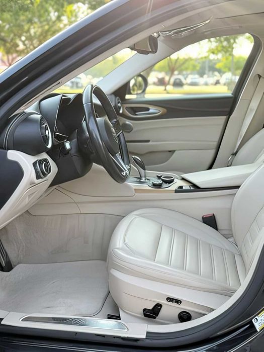 Alfa Romeo Giulia      2018