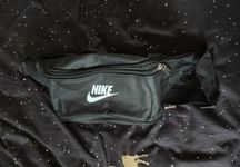 Nerka Saszetka Nike czarna