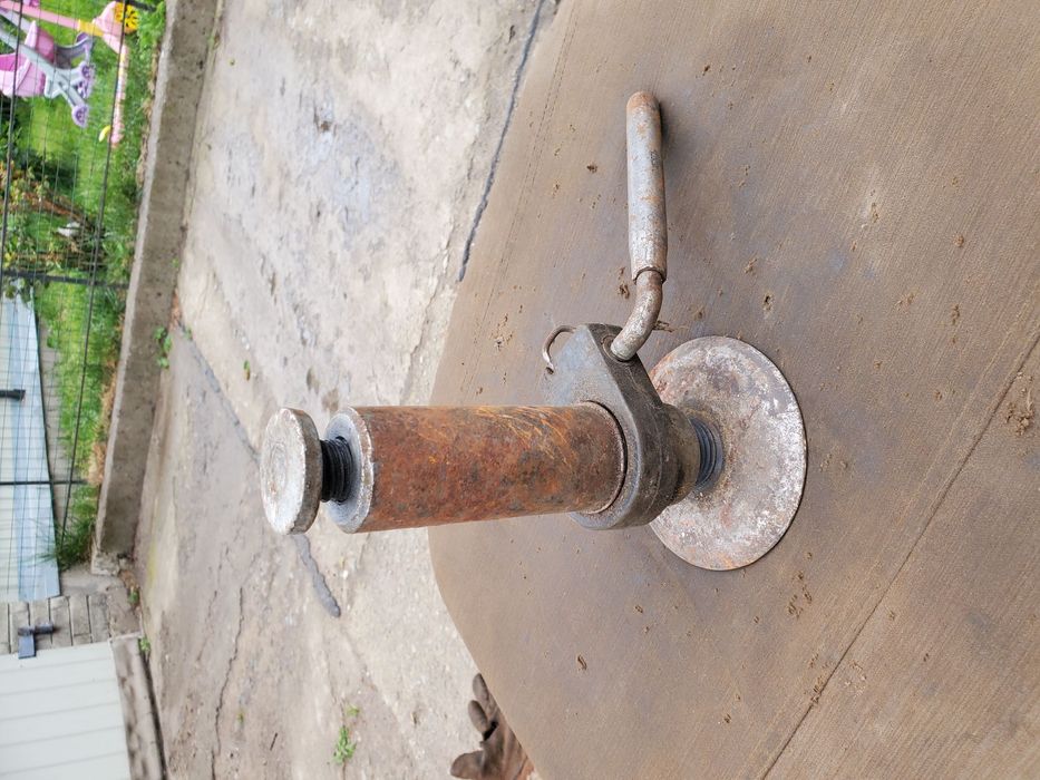 Продам Домкрат винтовой автомобильный идеал СССР