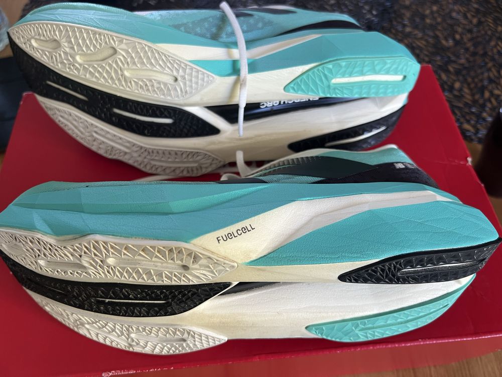 New Balance Fuellcell Supercomp Elite v4