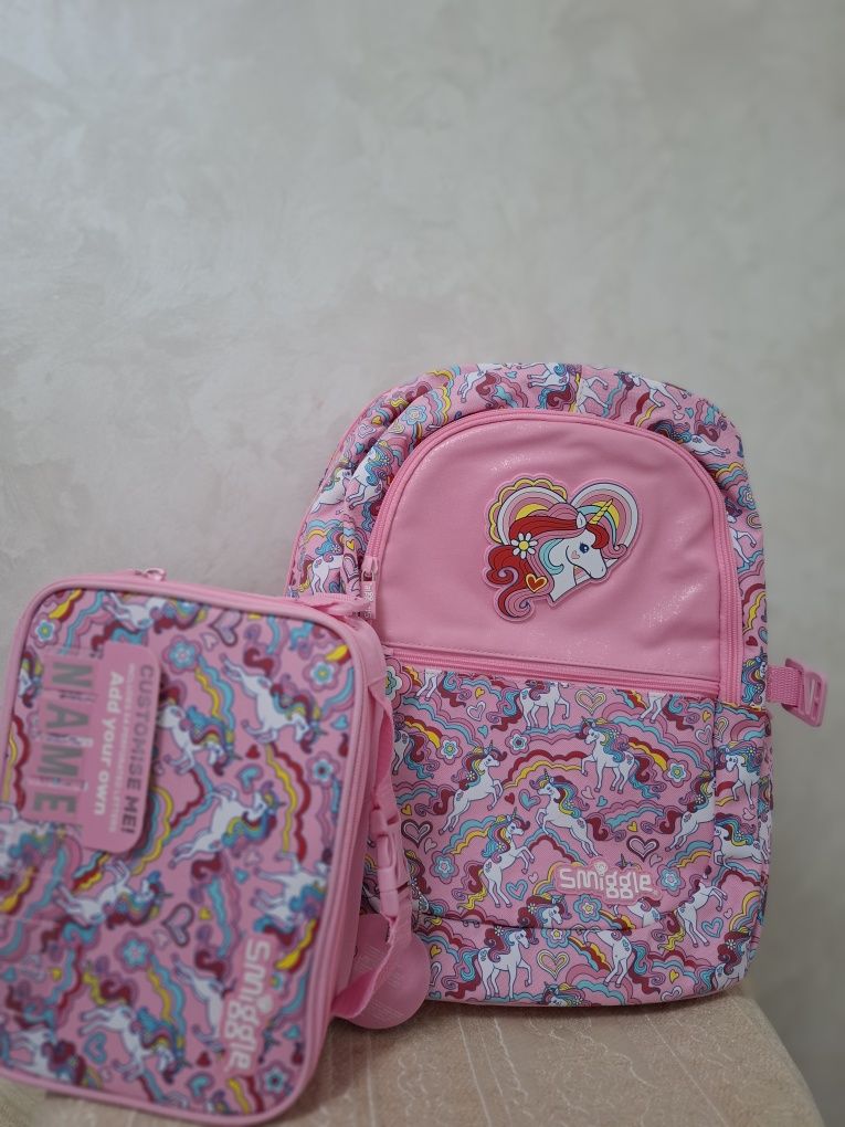 Продаю шикарный брендовий рюкзак SMIGGLE  для Школьницы
