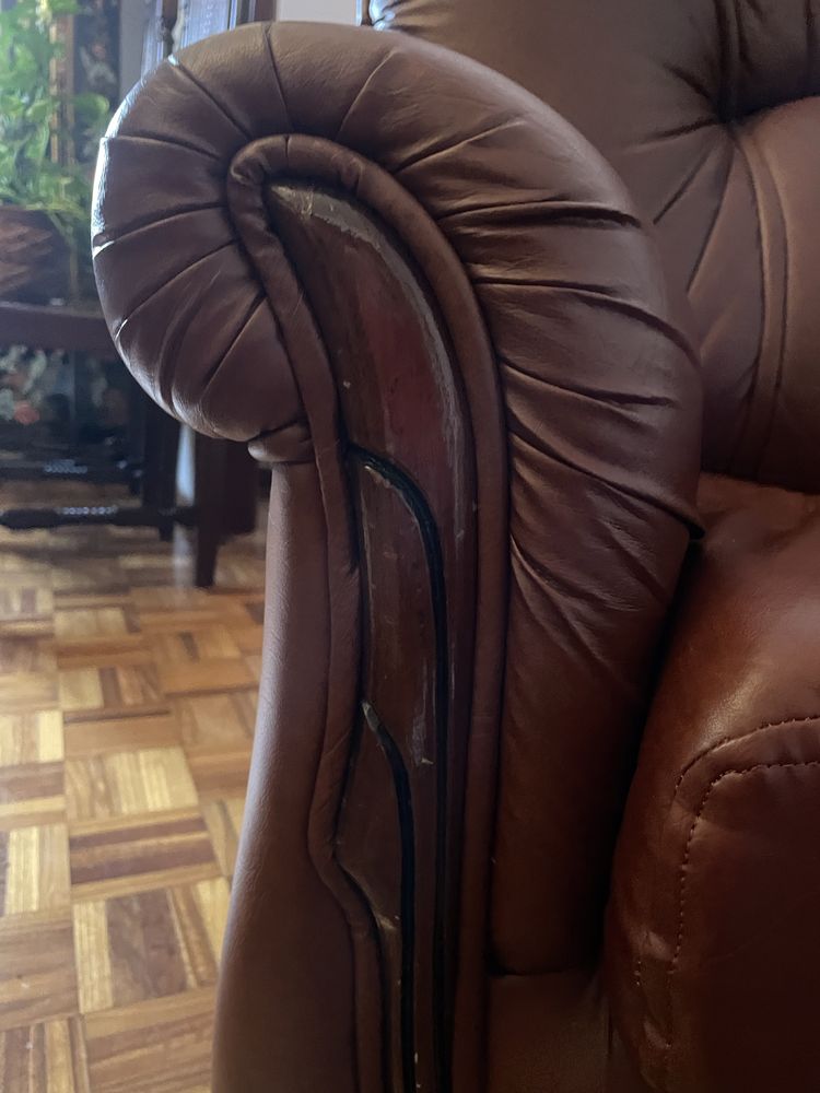 Sofa poltrona de pele castanho