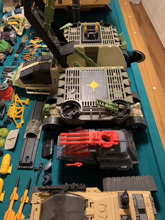 GI JOE bonecos e veículos