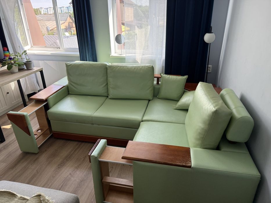 Диван кутовий шкіряний