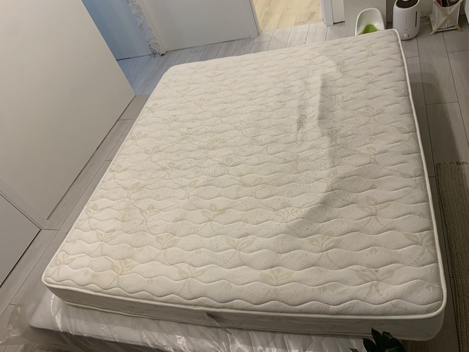 Матрас 180х200 в хорошем состоянии