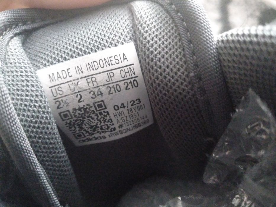 Oryginalne chłopięce buty adidas na rzepy rozmiar 34