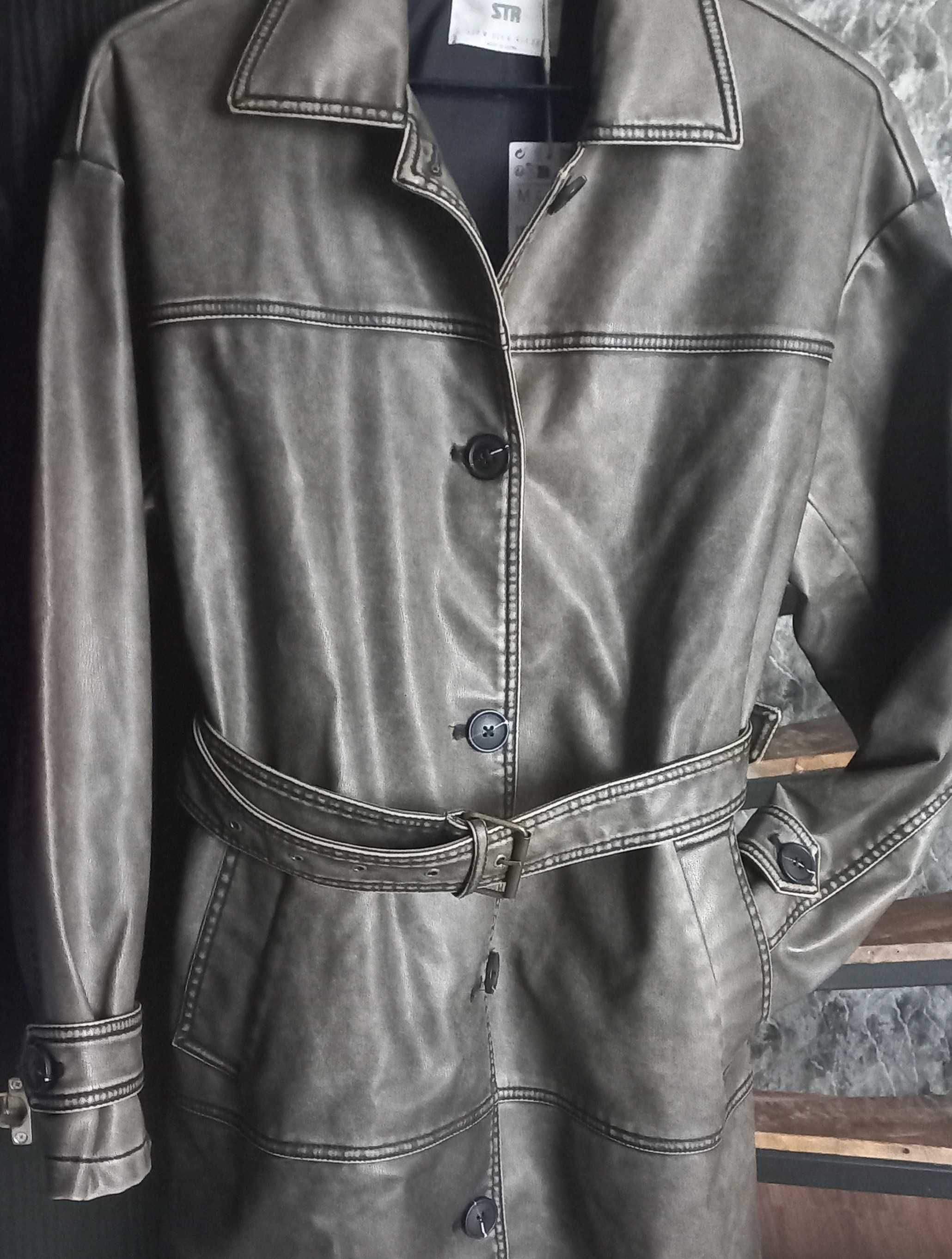 Плащ демісезонний  STRADIVARIUS.