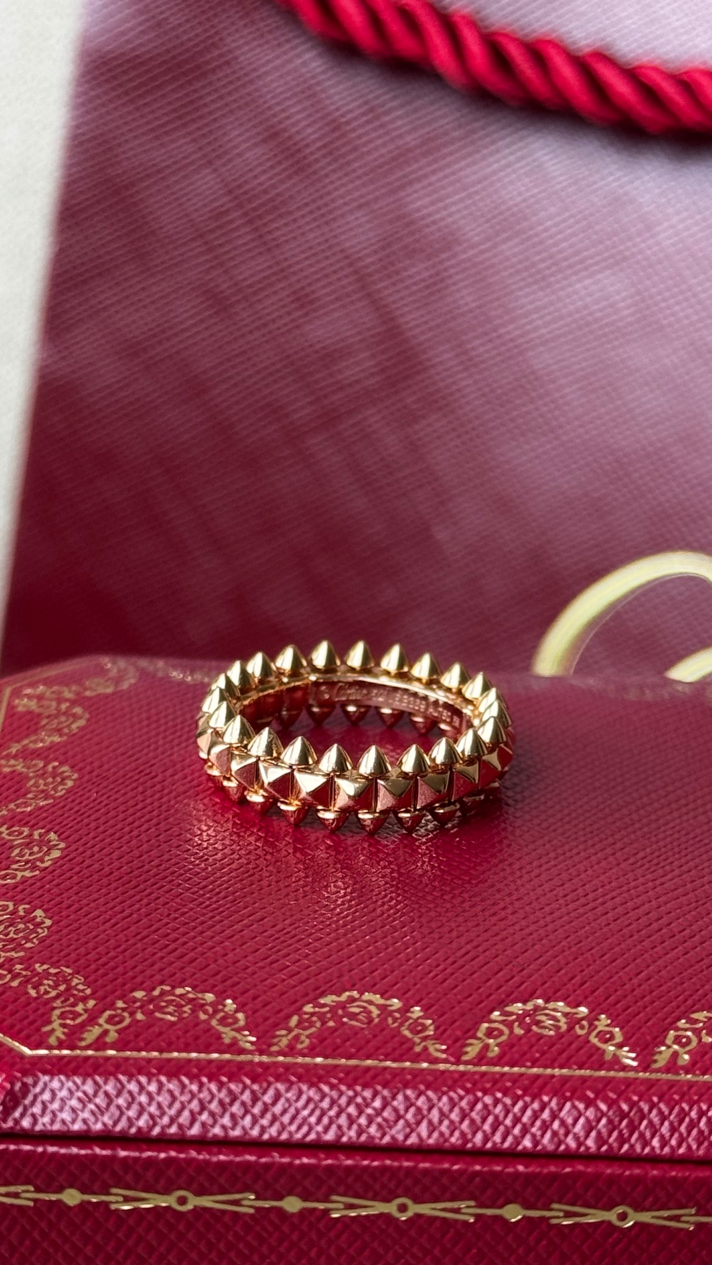 Pierścień Cartier z pudełkiem