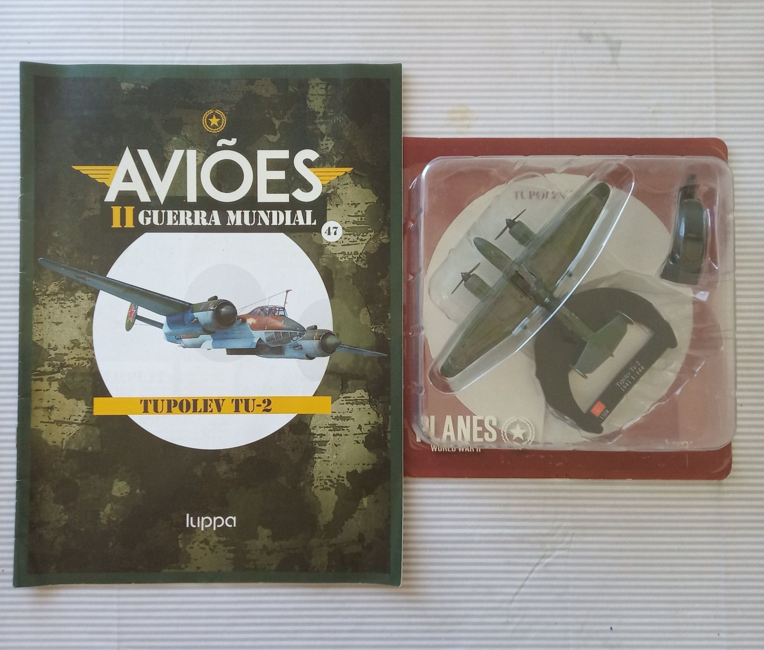 Coleção de 4 AVIÕES + Fascículos
