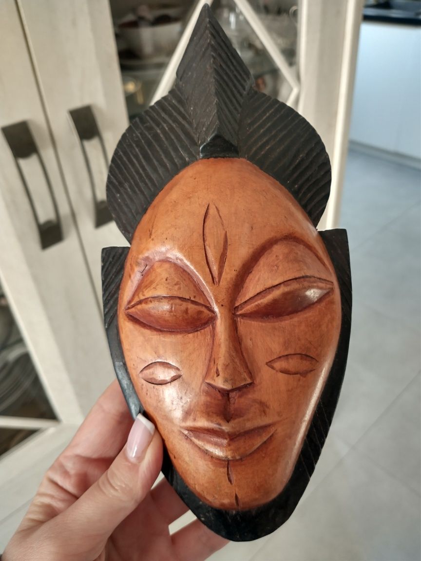 Drewniana rzeźba maska 22 x 12.