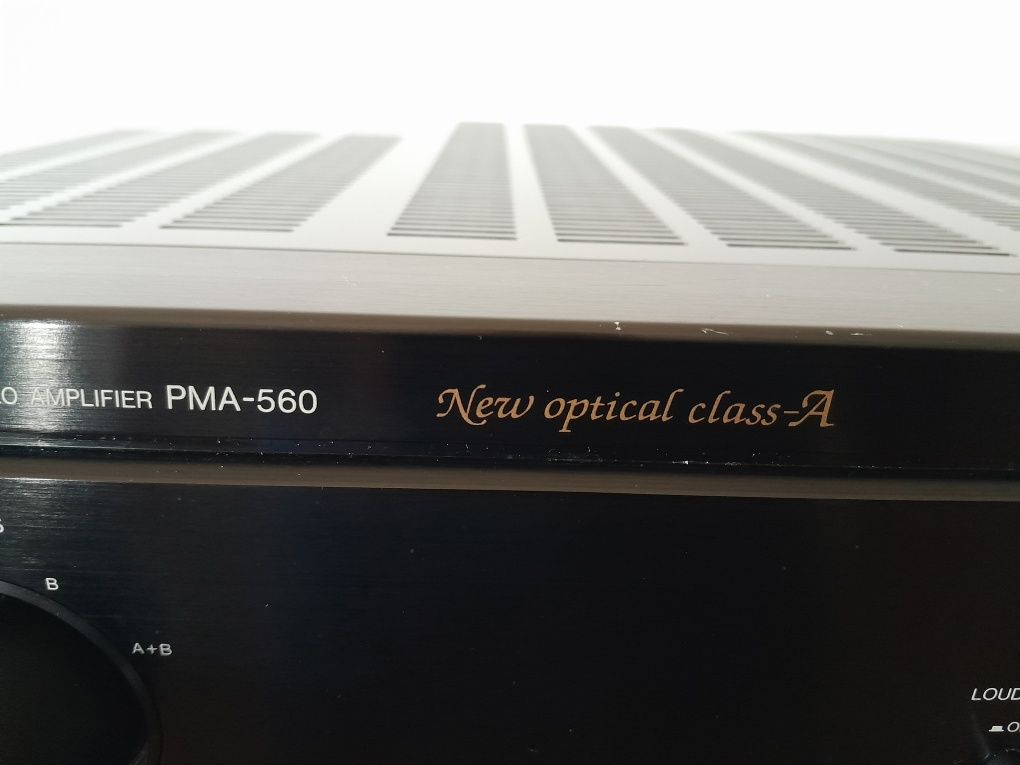 Amplificador Denon PMA-560 com defeito