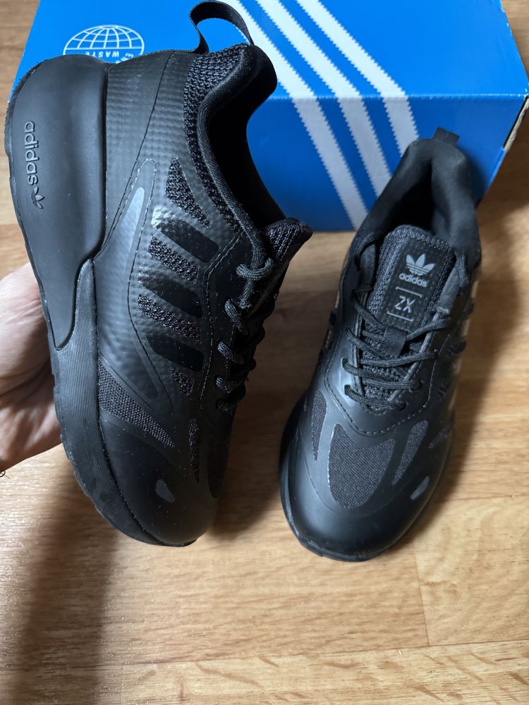 Кроссовки Adidas оригинал/ на весну-осень