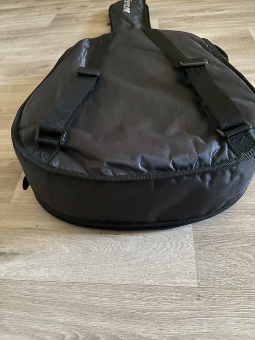 Чехол для гитары в идеально состоянии