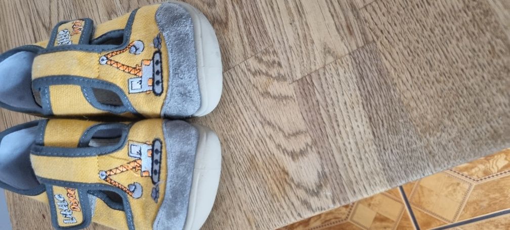 Kapcie chłopięce Bar3Foot 30