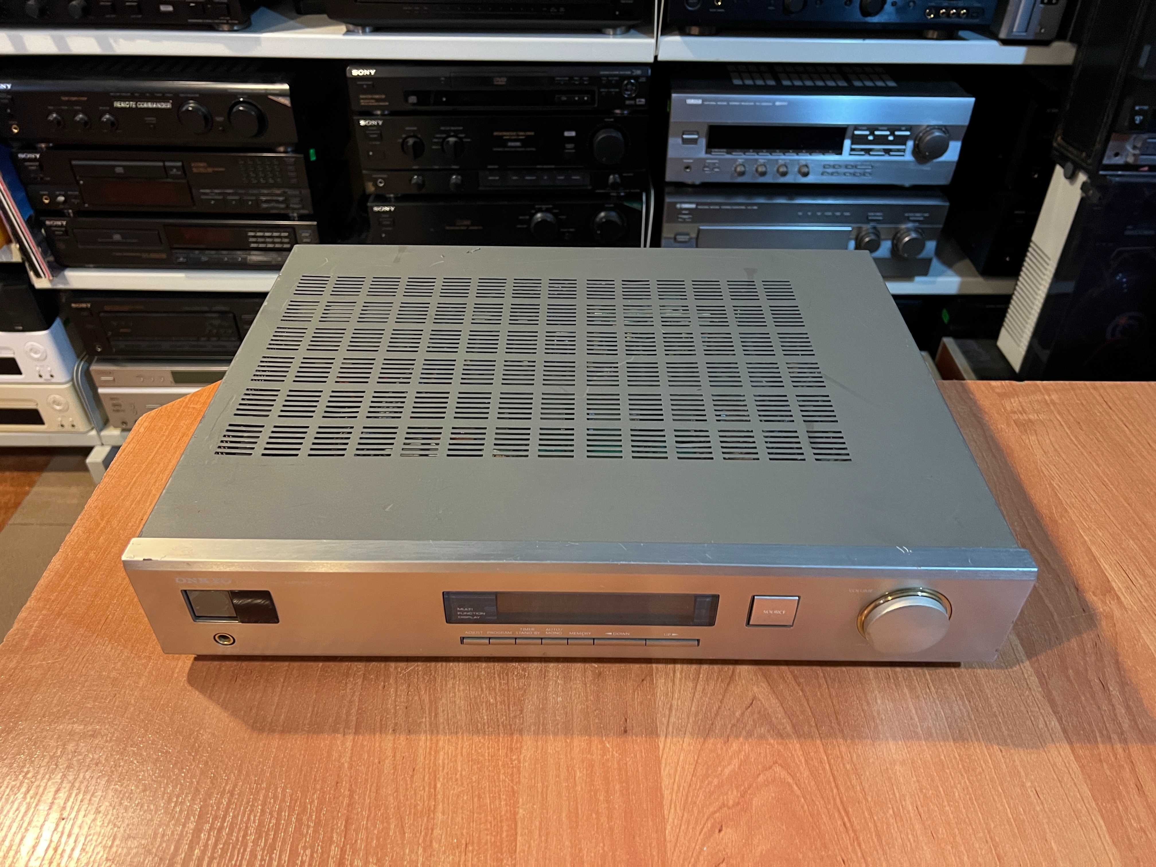 Amplituner/Wzmacniacz Onkyo R-100 Audio Room