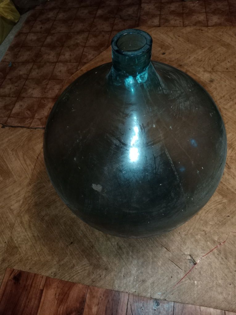 Szklany balon do wina