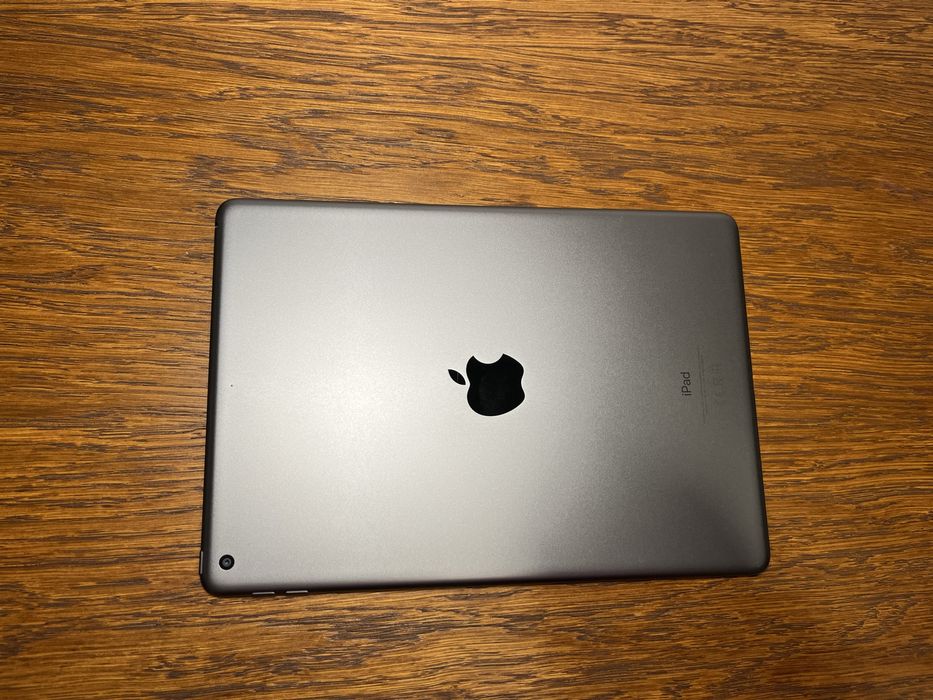 iPad 9 gen. 64 gb + Apple Pencil +etui + klawiatura Logitech K380 s