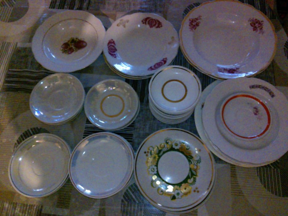 Продам блюдца и тарелки СССР