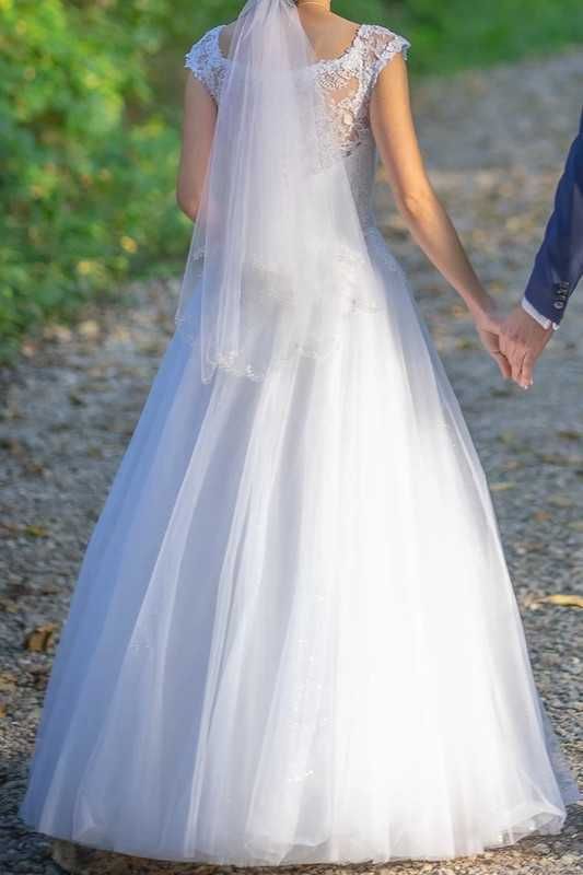 Biała suknia ślubna z koronką i tiulem (XS/S)