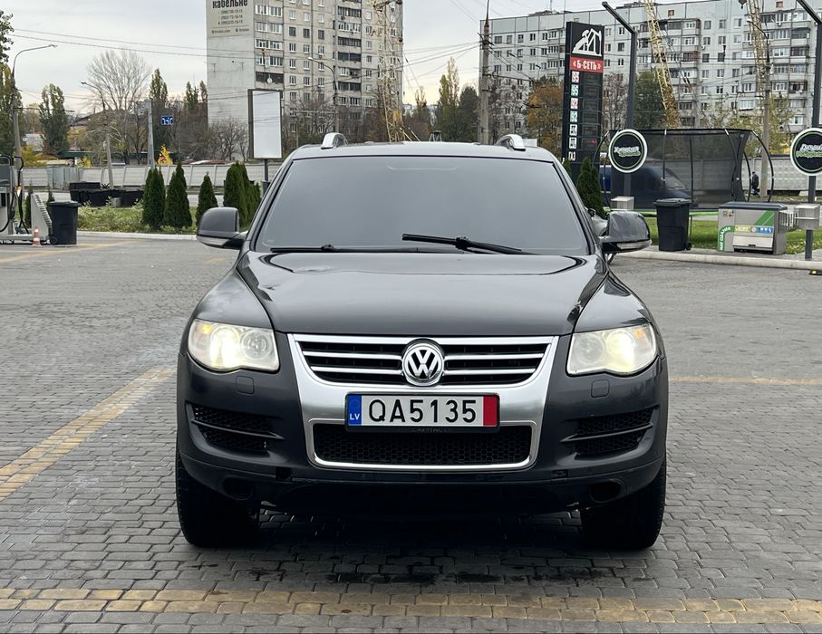 Volkswagen Touareg 2.5 дизель, рестайлинг.